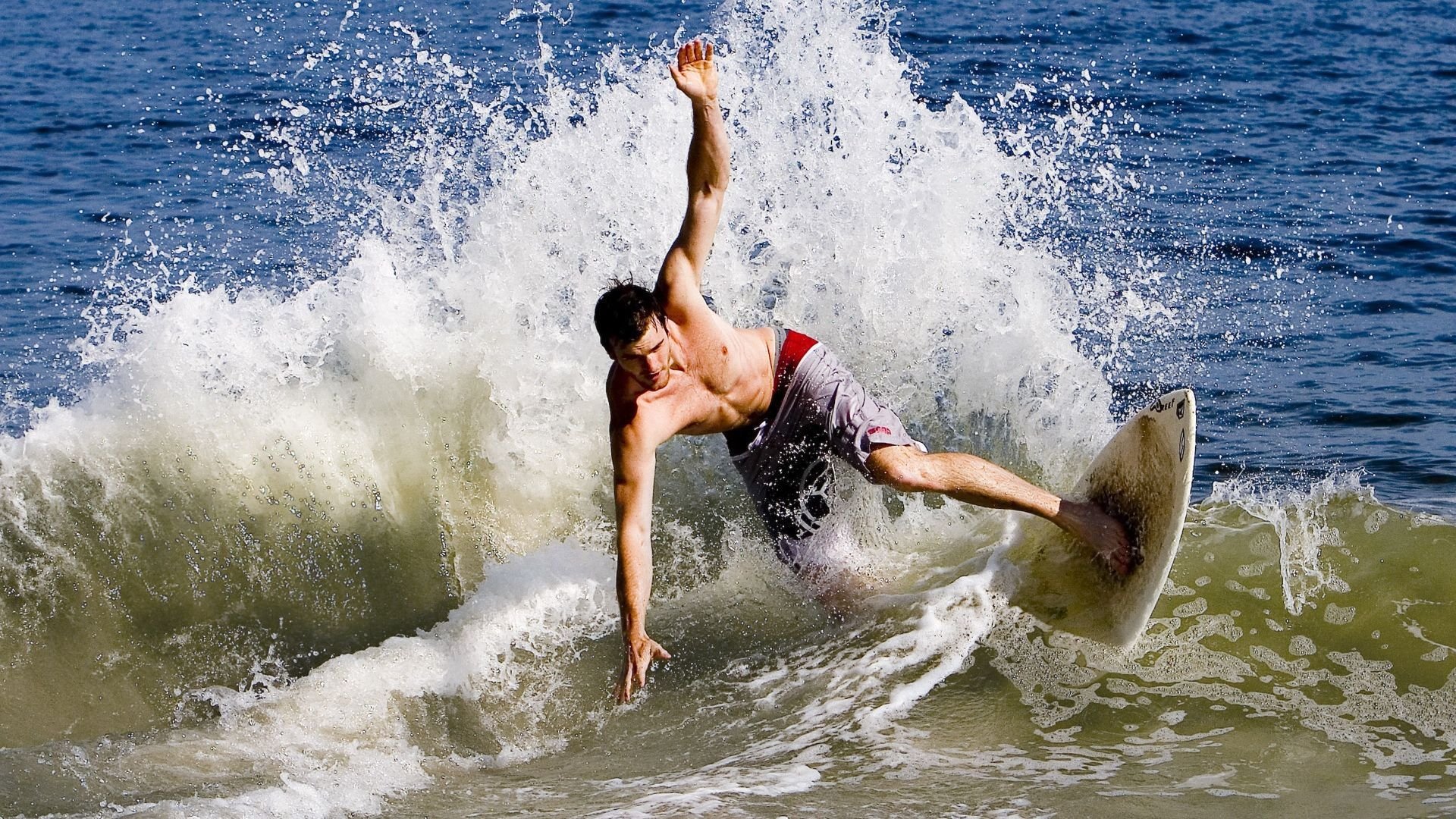 _创新场馆：多功能网球中心开启新体验_，网球馆室内